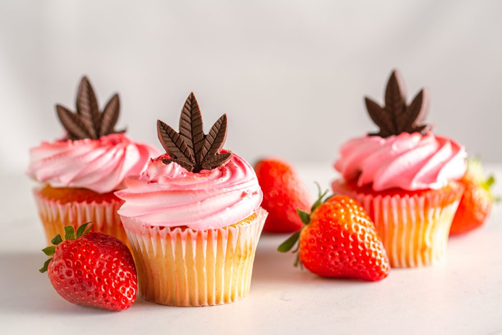 pink-champagne-cupcakes-with-cannabis