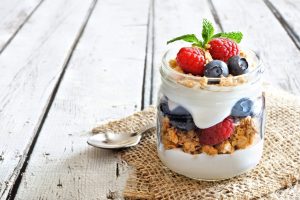 granola-parfait